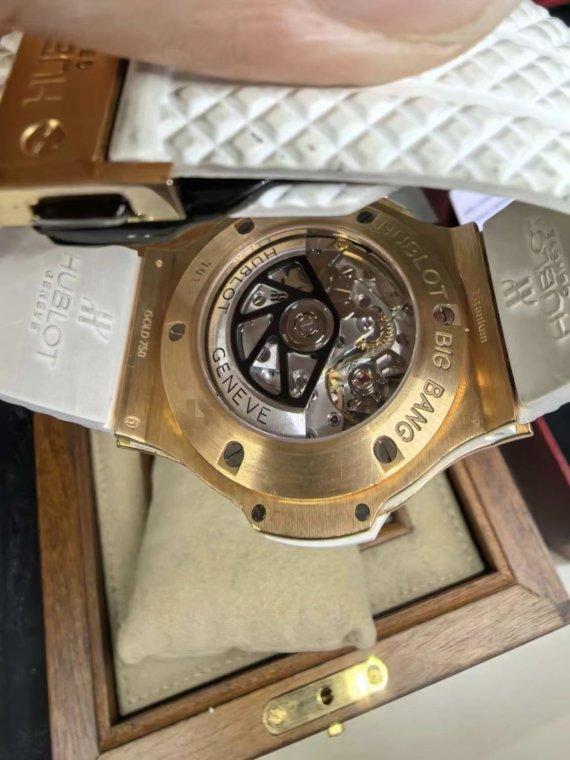 Hublot 301.PE.230.RW detail 3