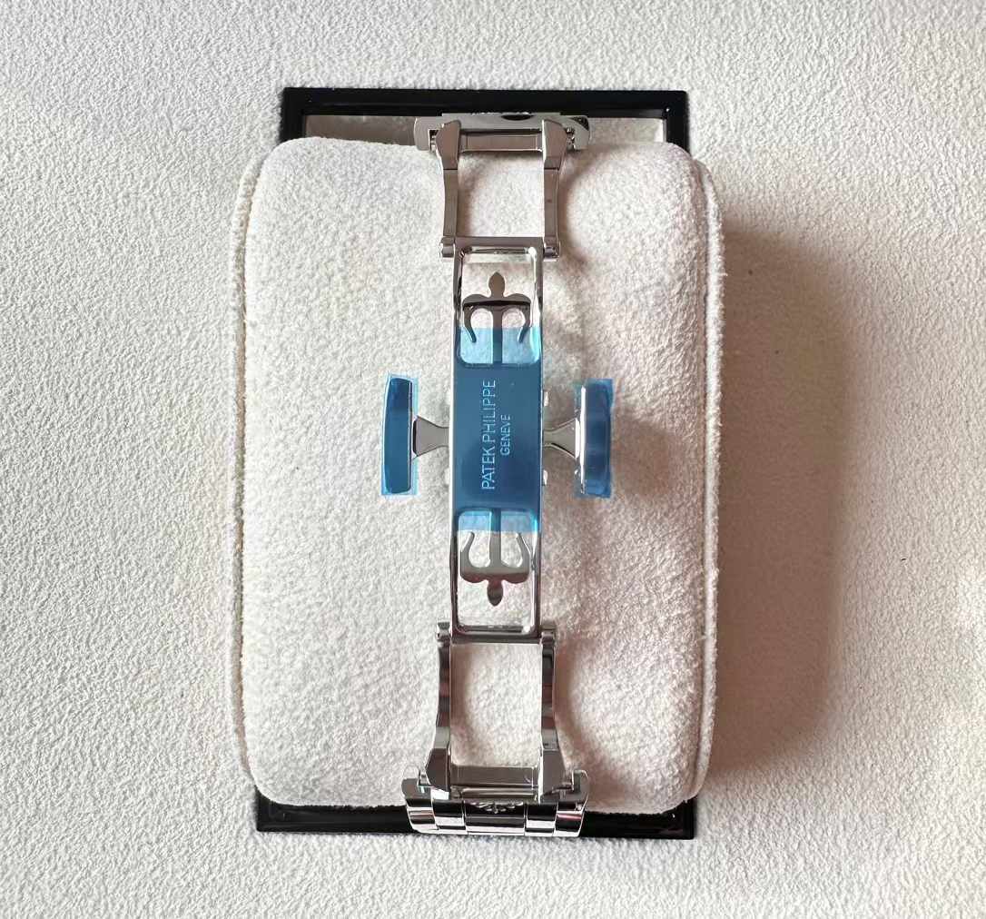 Patek Philippe 4947-1A-001 detail 5