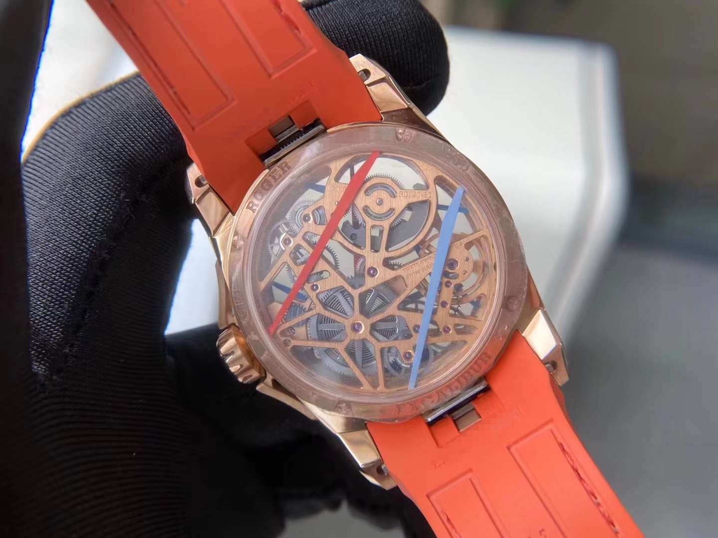 Roger Dubuis RDDBEX1037 detail 2