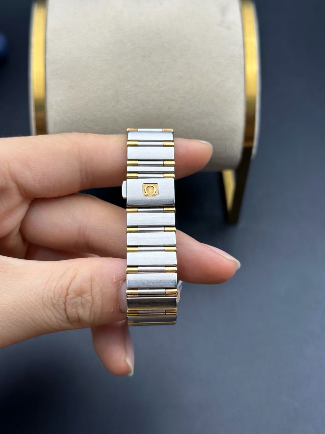 Omega 1372.30.00 detail 4