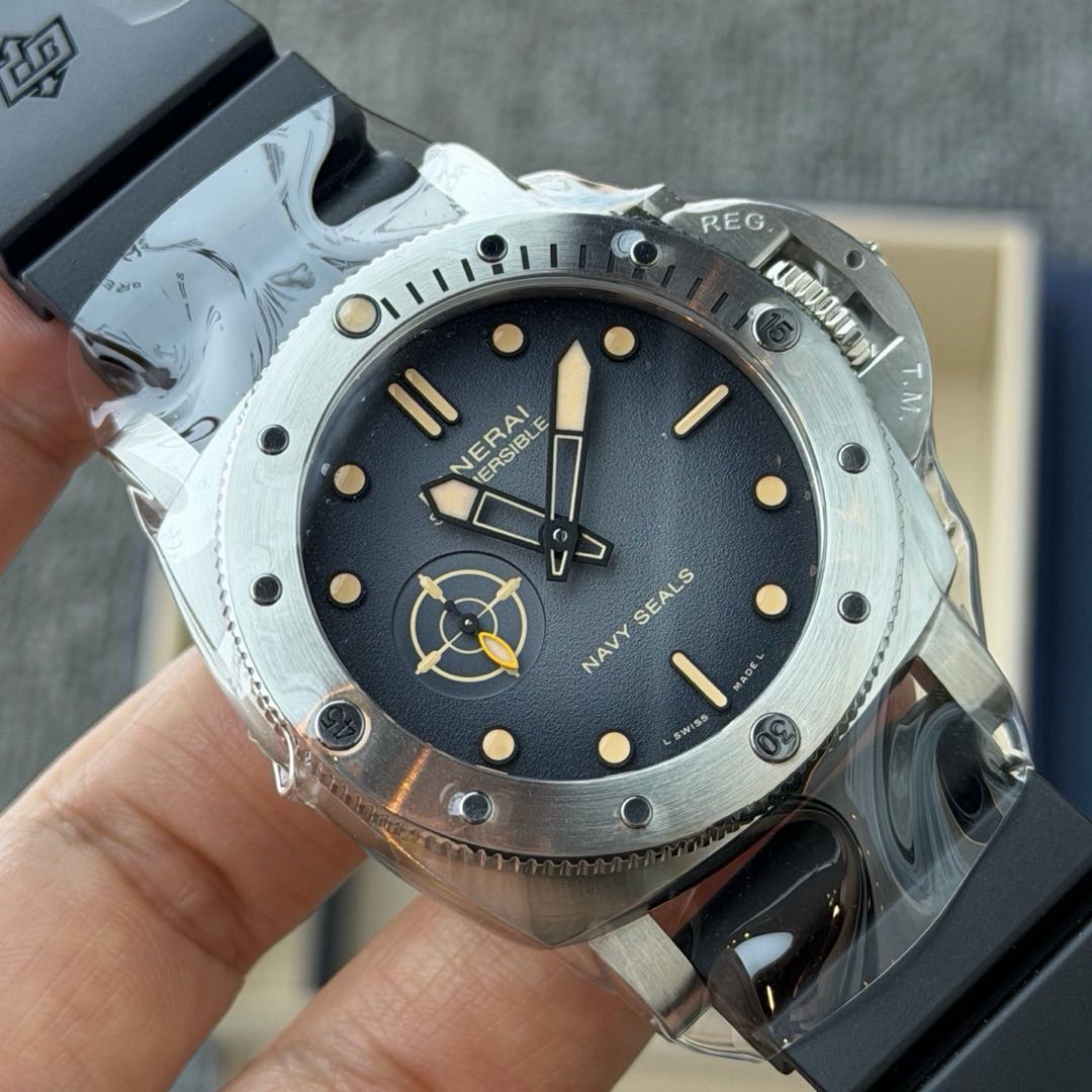 Panerai PAM01518 detail 7