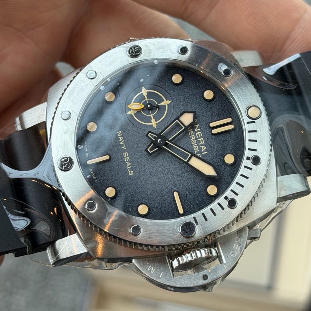 Panerai PAM01518 detail 4