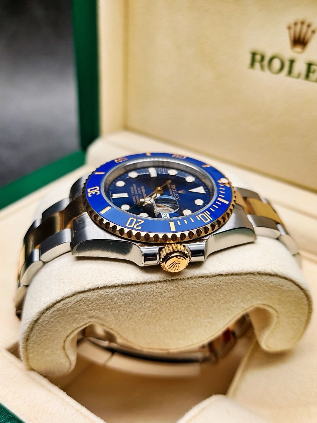 Rolex 116613lb detail 3