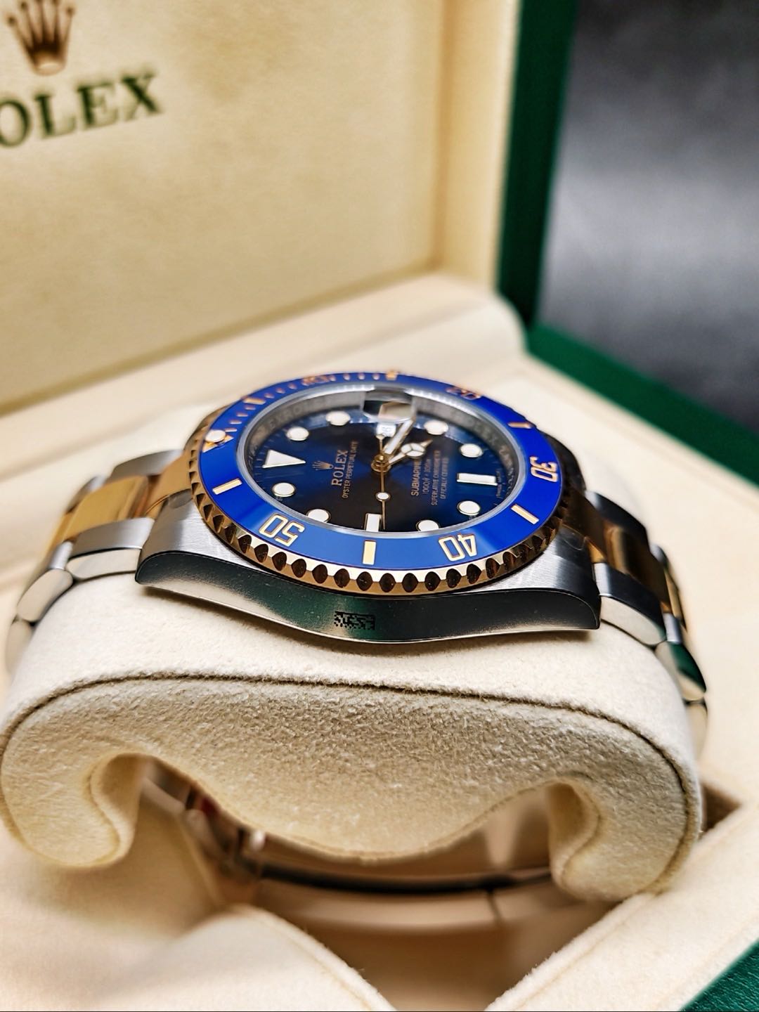 Rolex 116613lb detail 5