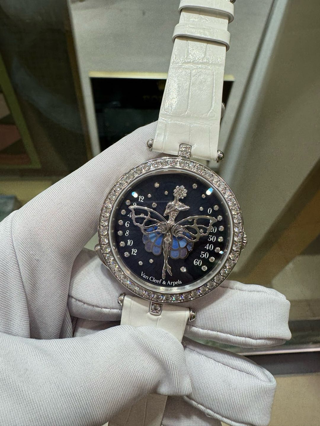 Van Cleef & Arpels Vcaro4f200