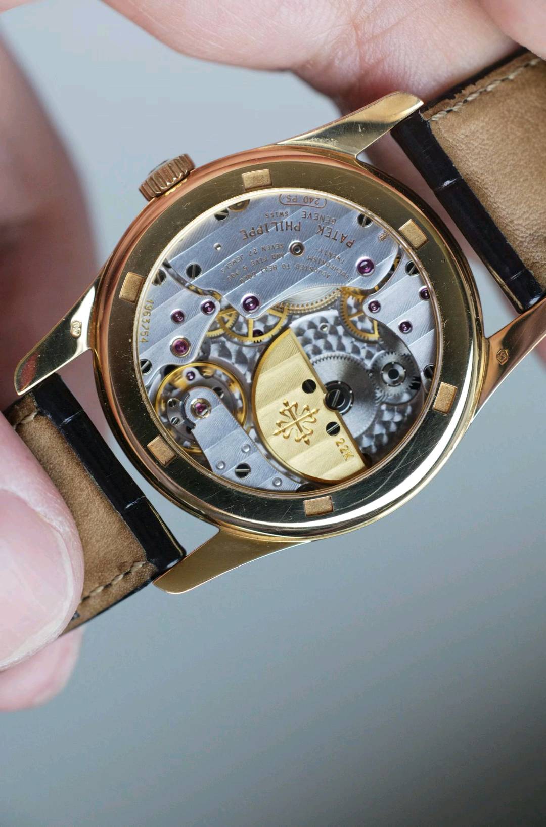 Patek Philippe Ref.5000J detail 4