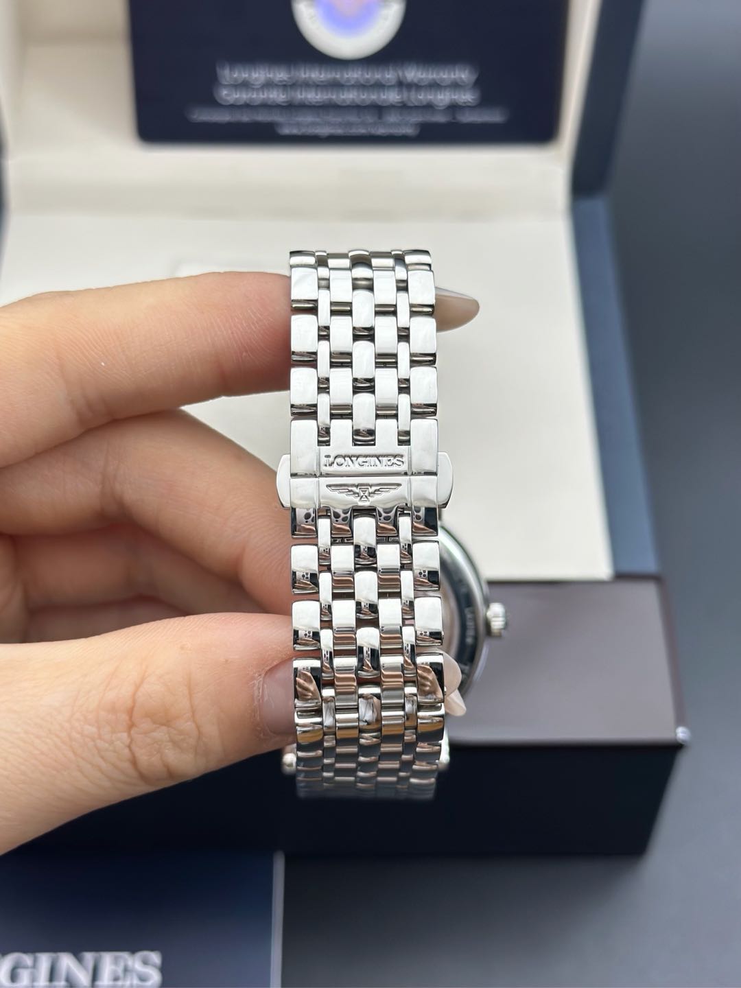Longines L4.810.4.11.6 detail 4