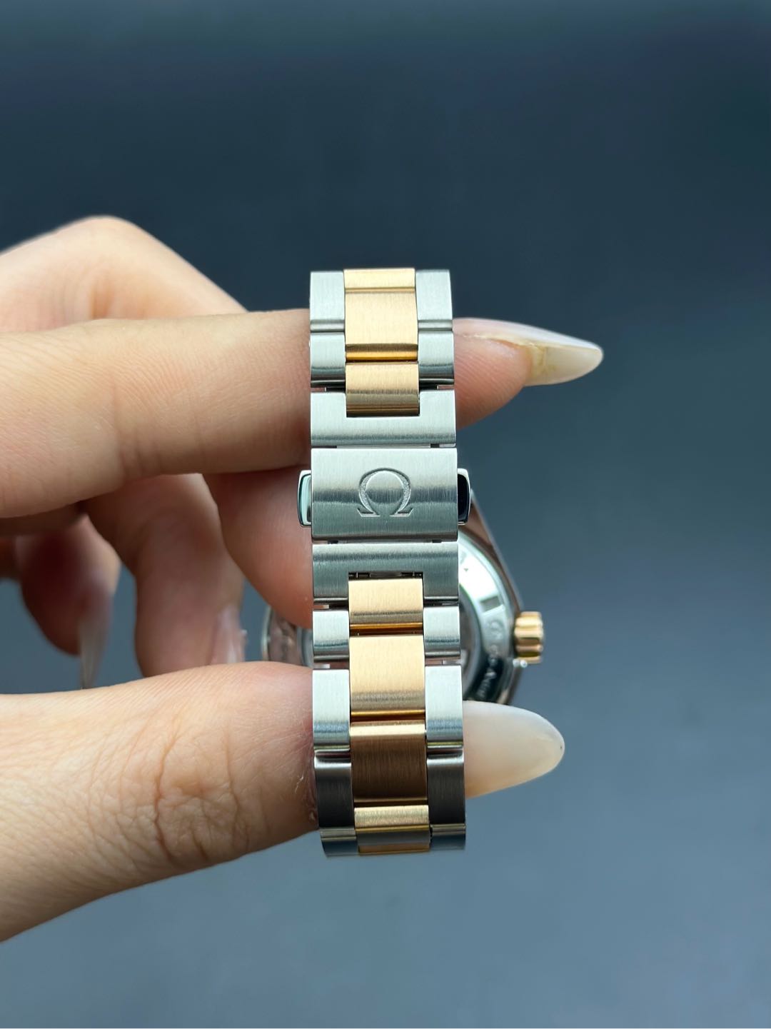 Omega 231.20.30.20.55.001 detail 4