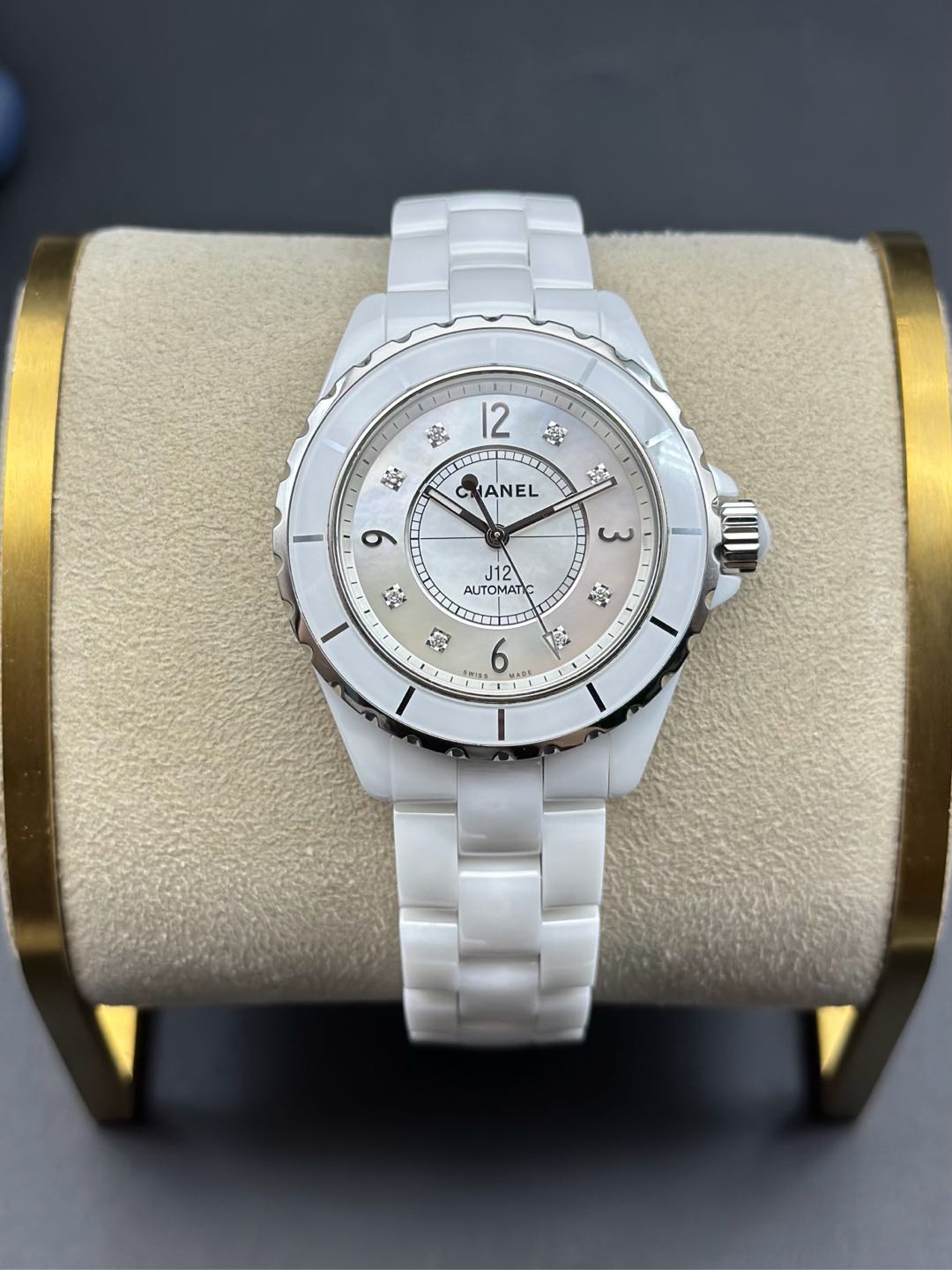Chanel H2423