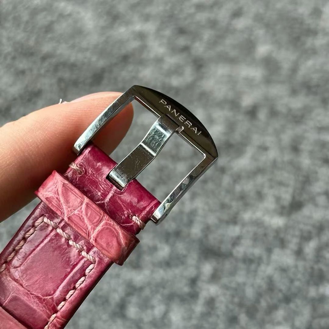 Panerai PAM01180 detail 2
