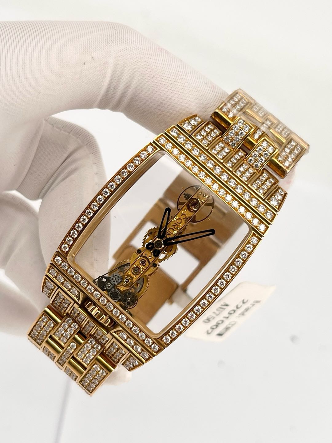 Corum 113.751.65 detail 2