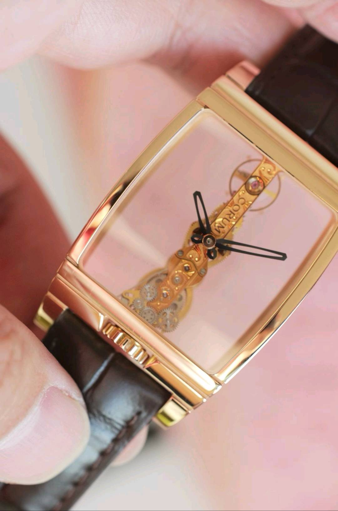 Corum 113.550.56 / 0001 0000J detail 1