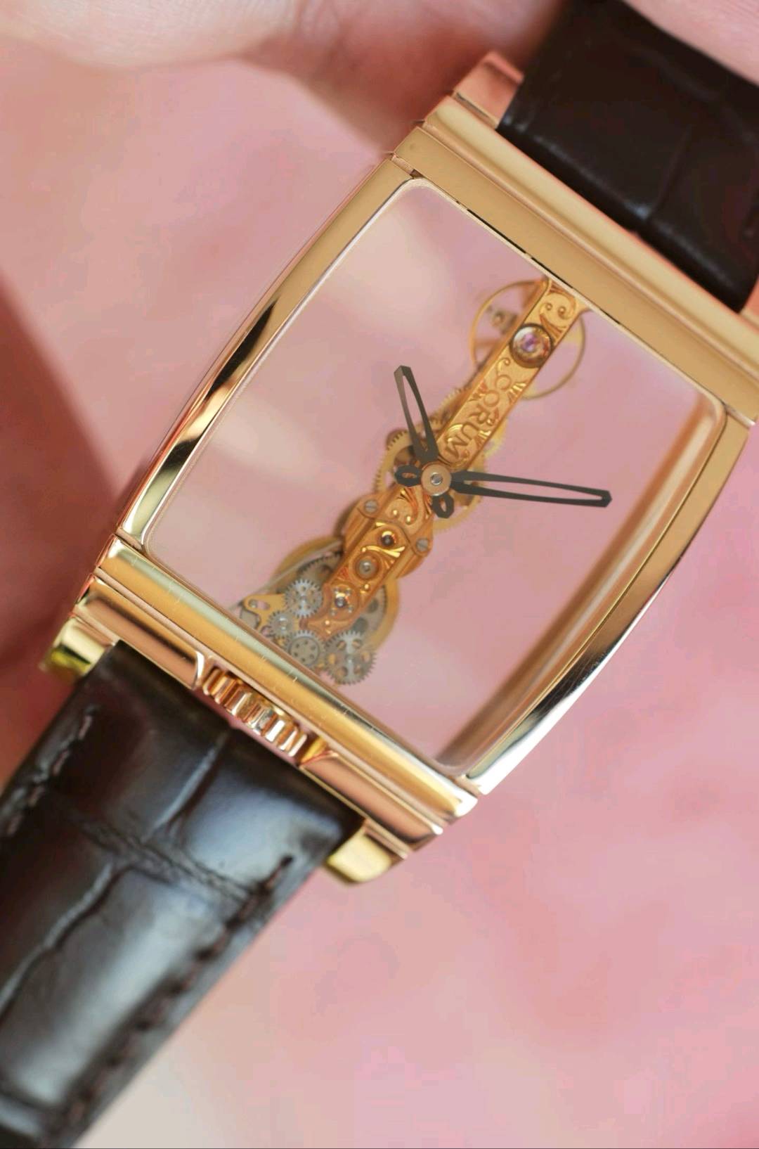 Corum 113.550.56 / 0001 0000J detail 3