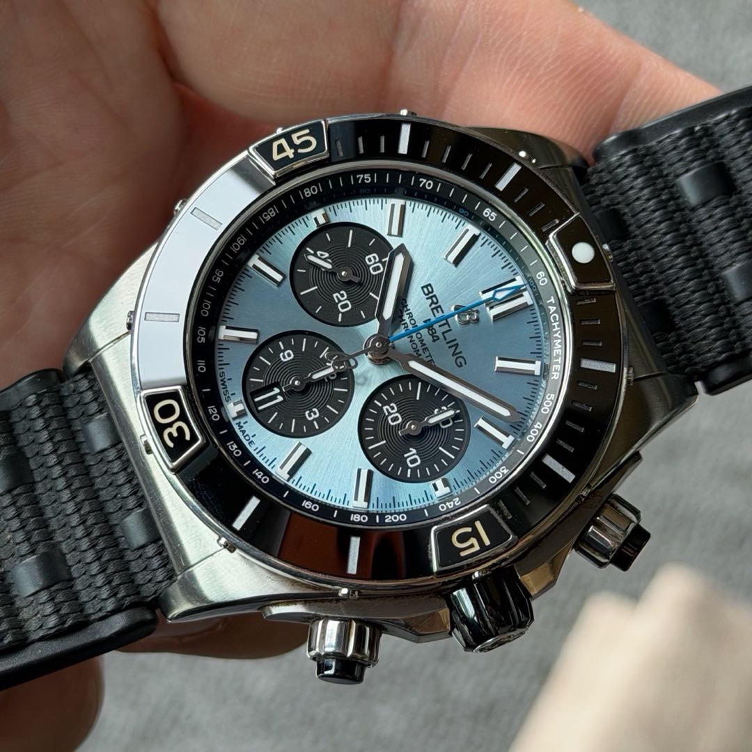 Breitling PB0136251C1S1 detail 3