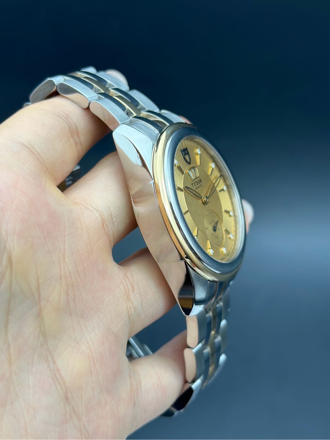 Tudor 57003-68073 detail 2