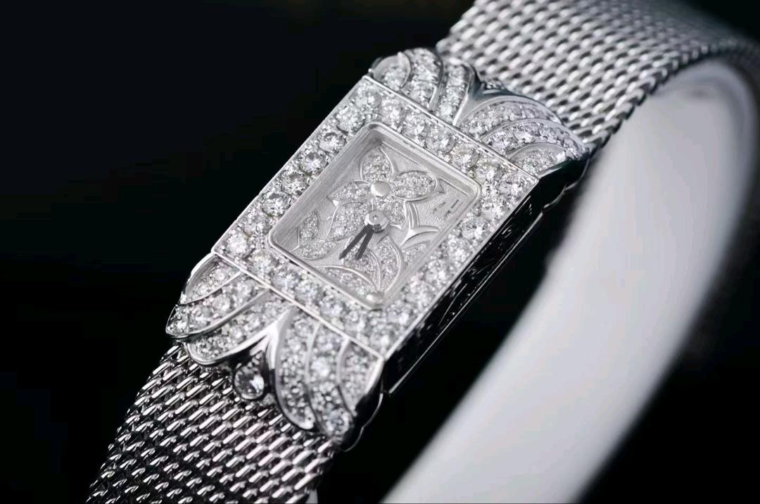Audemars Piguet 67176BC detail 4