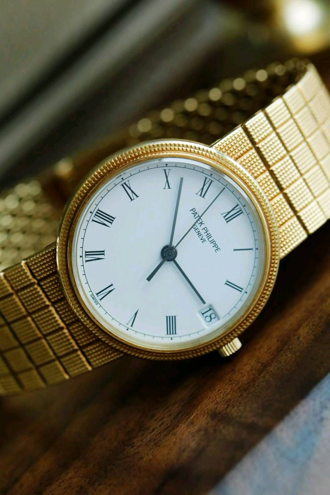 Patek Philippe 3802J detail 1