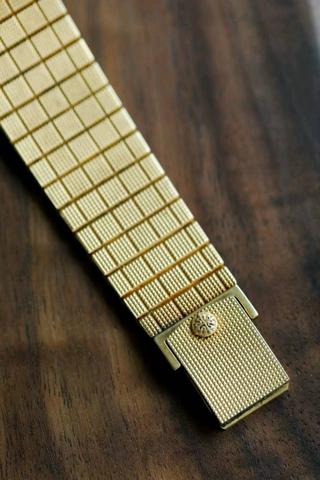 Patek Philippe 3802J detail 6