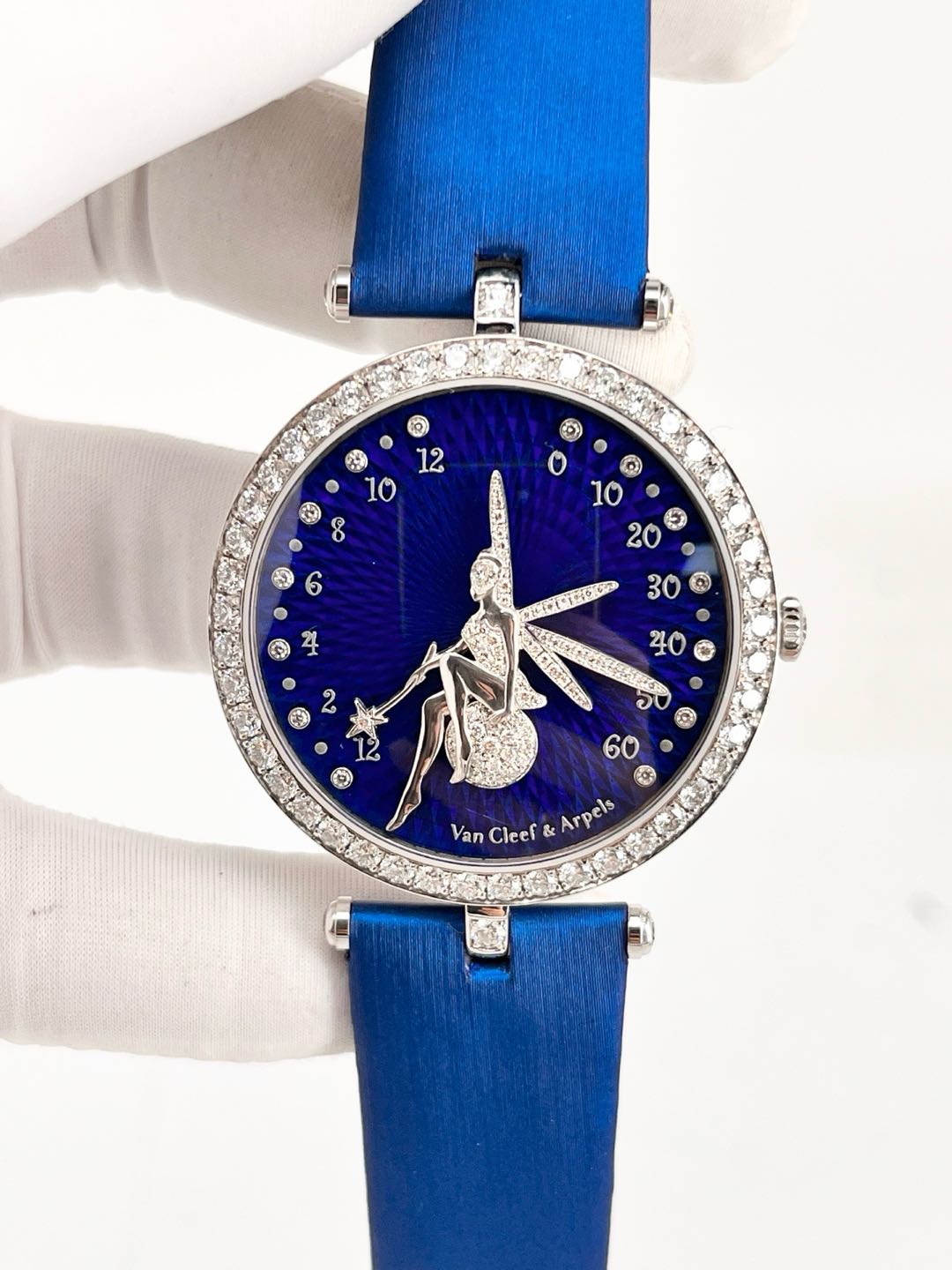 Van Cleef & Arpels VCARO8T500