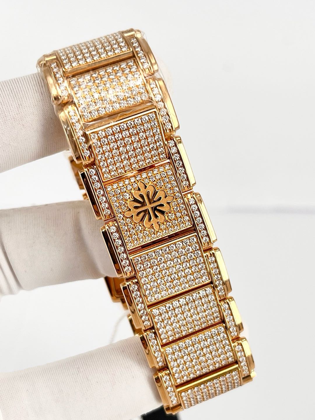Patek Philippe 4908 / 50R-012 detail 4