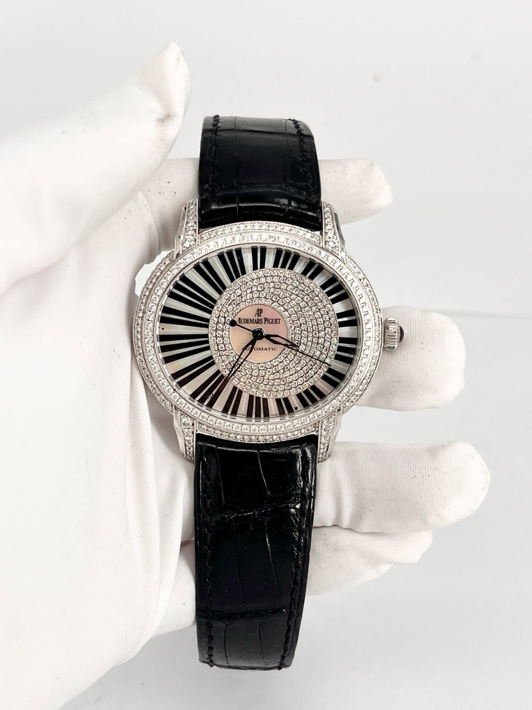 Audemars Piguet 15326BC.ZZ.D102CR.01