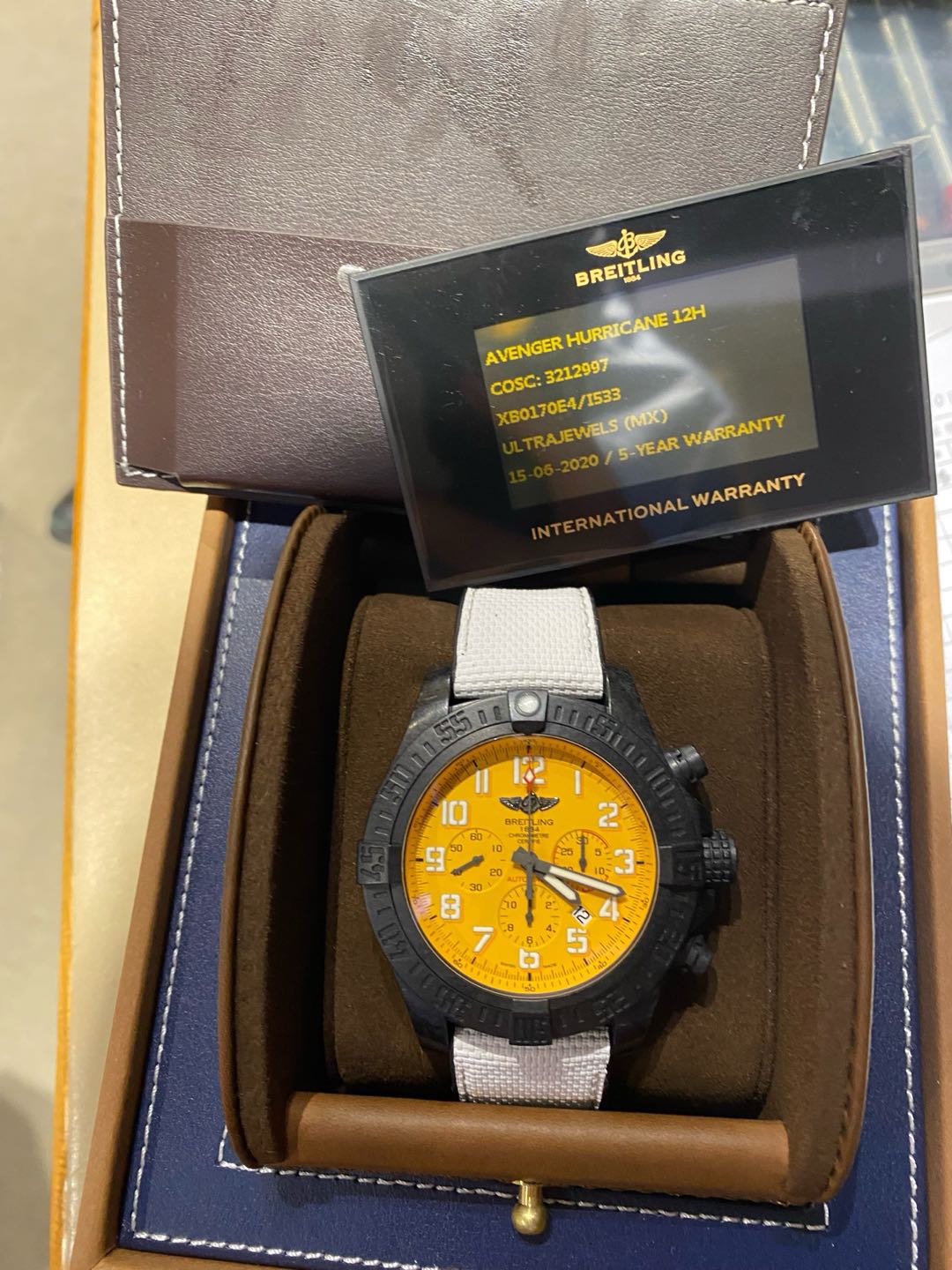 Breitling XB0170E4 detail 6