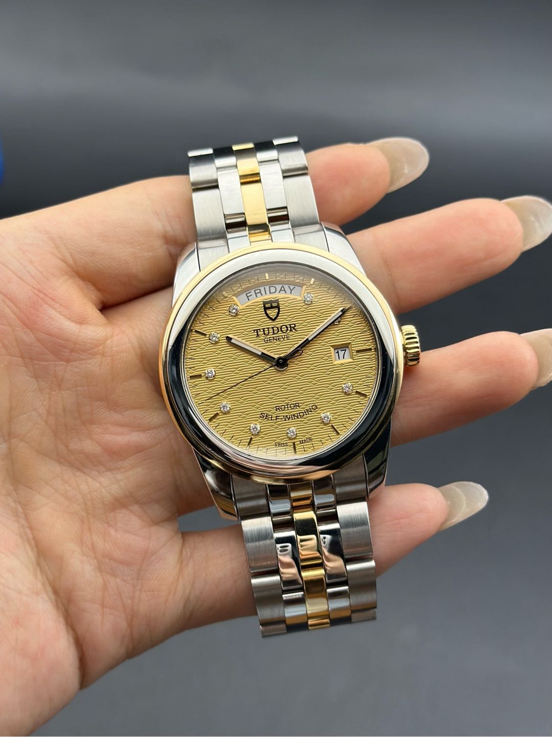 Tudor m56003-0004 detail 1