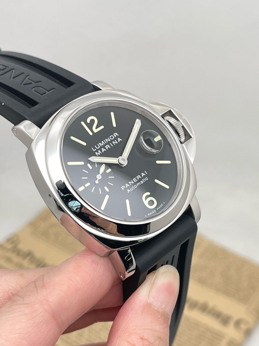 Panerai PAM00104 detail 2