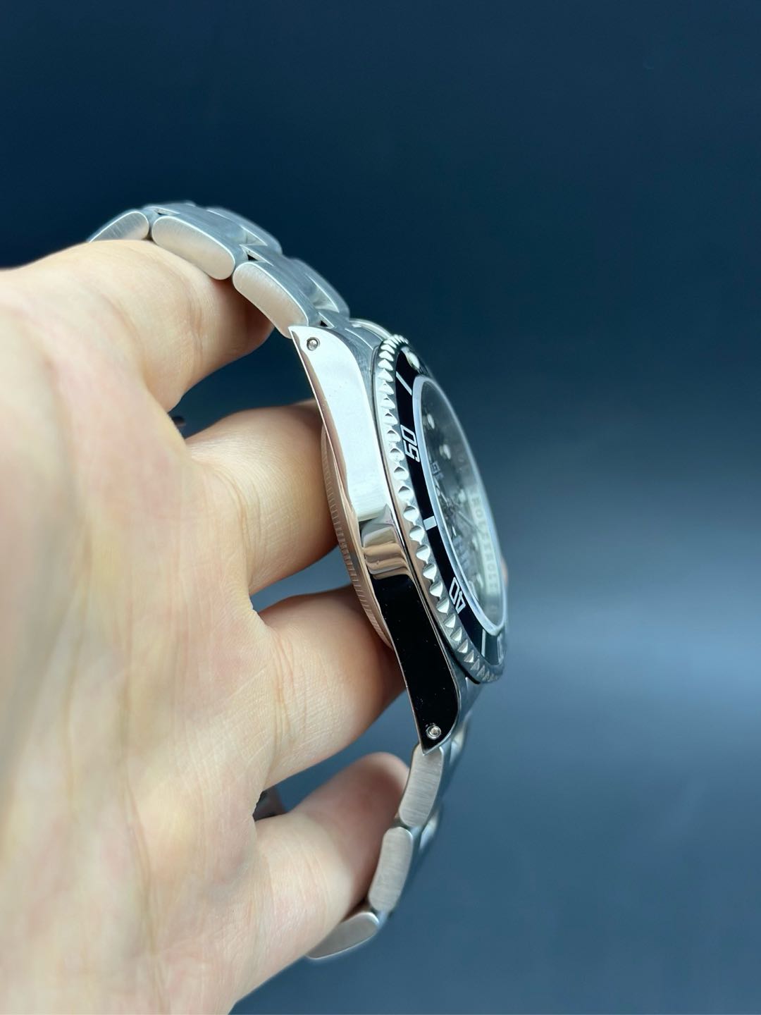 Rolex 14060M detail 2