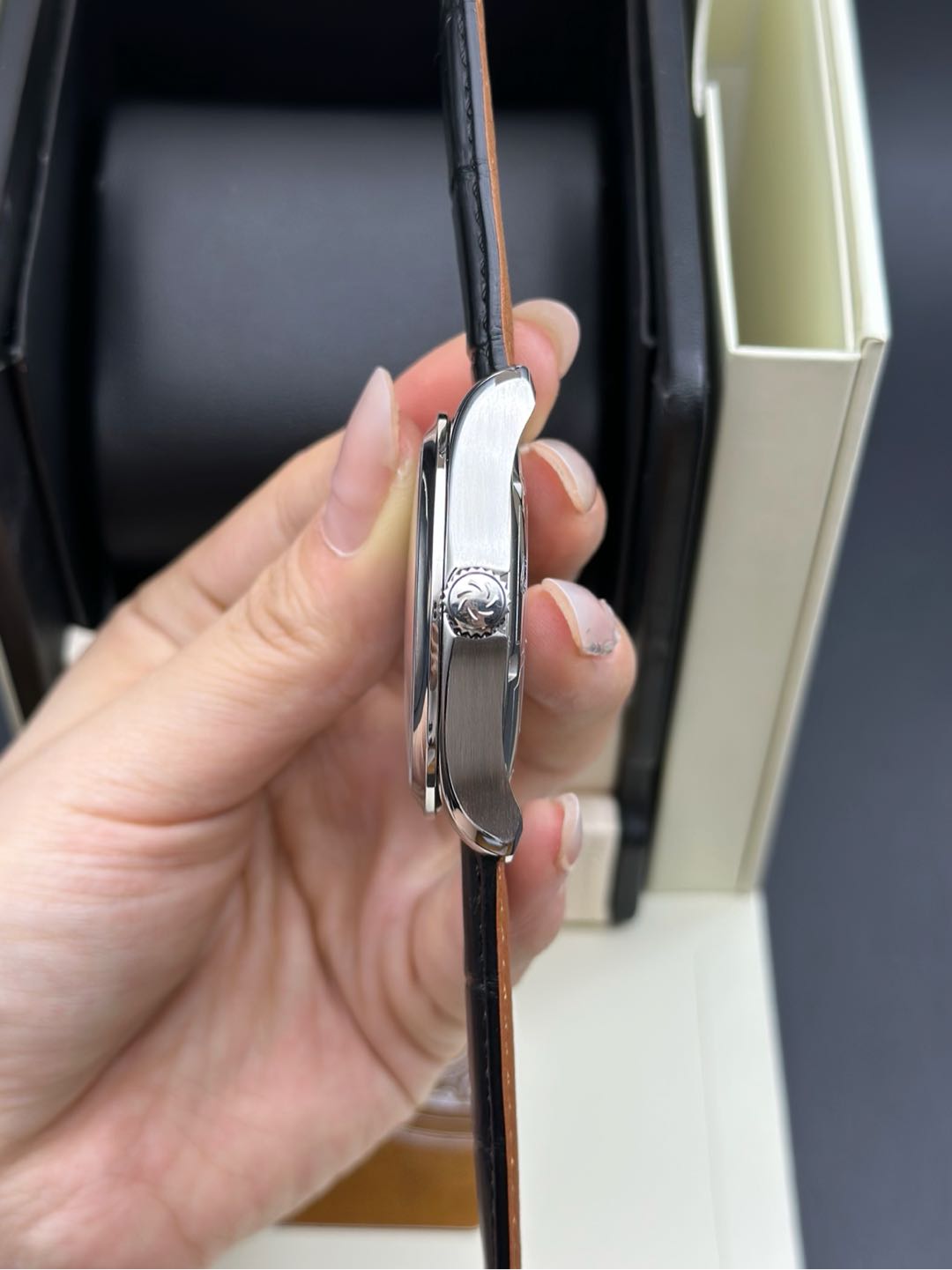 Carl F. Bucherer 00.10915.08.33.01 detail 3