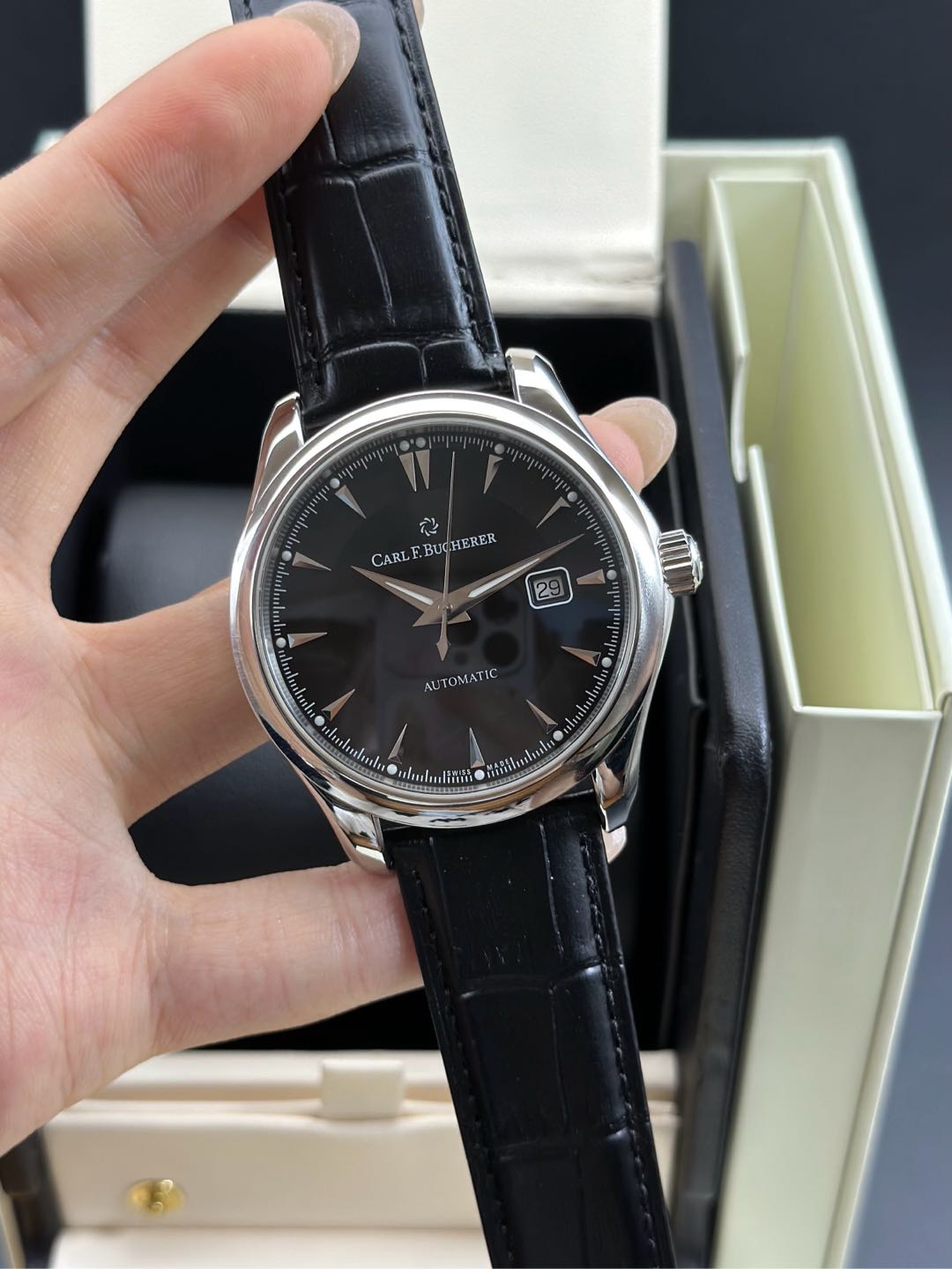 Carl F. Bucherer 00.10915.08.33.01 detail 1