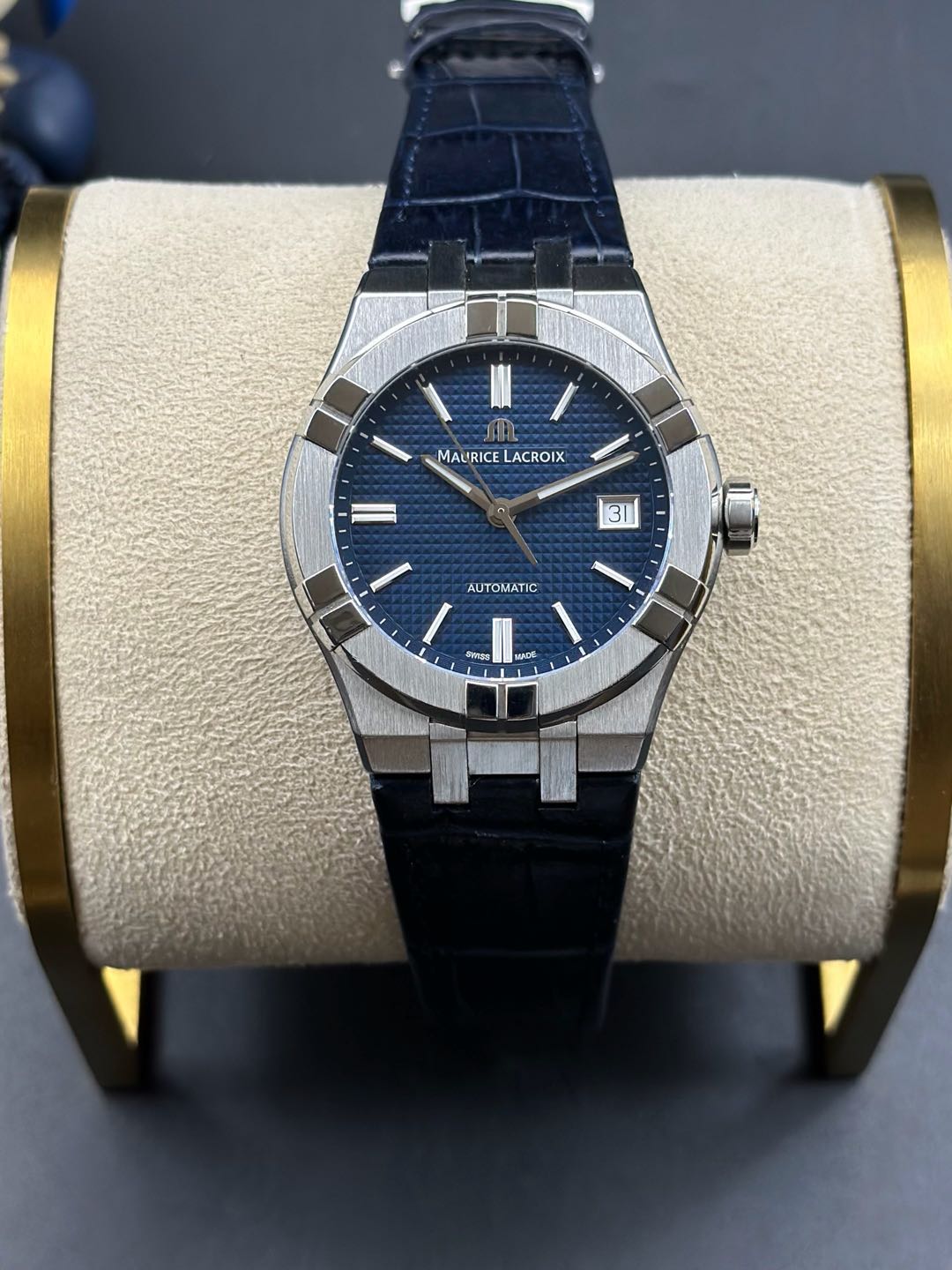 Maurice Lacroix AI6007-SS00B-430-4