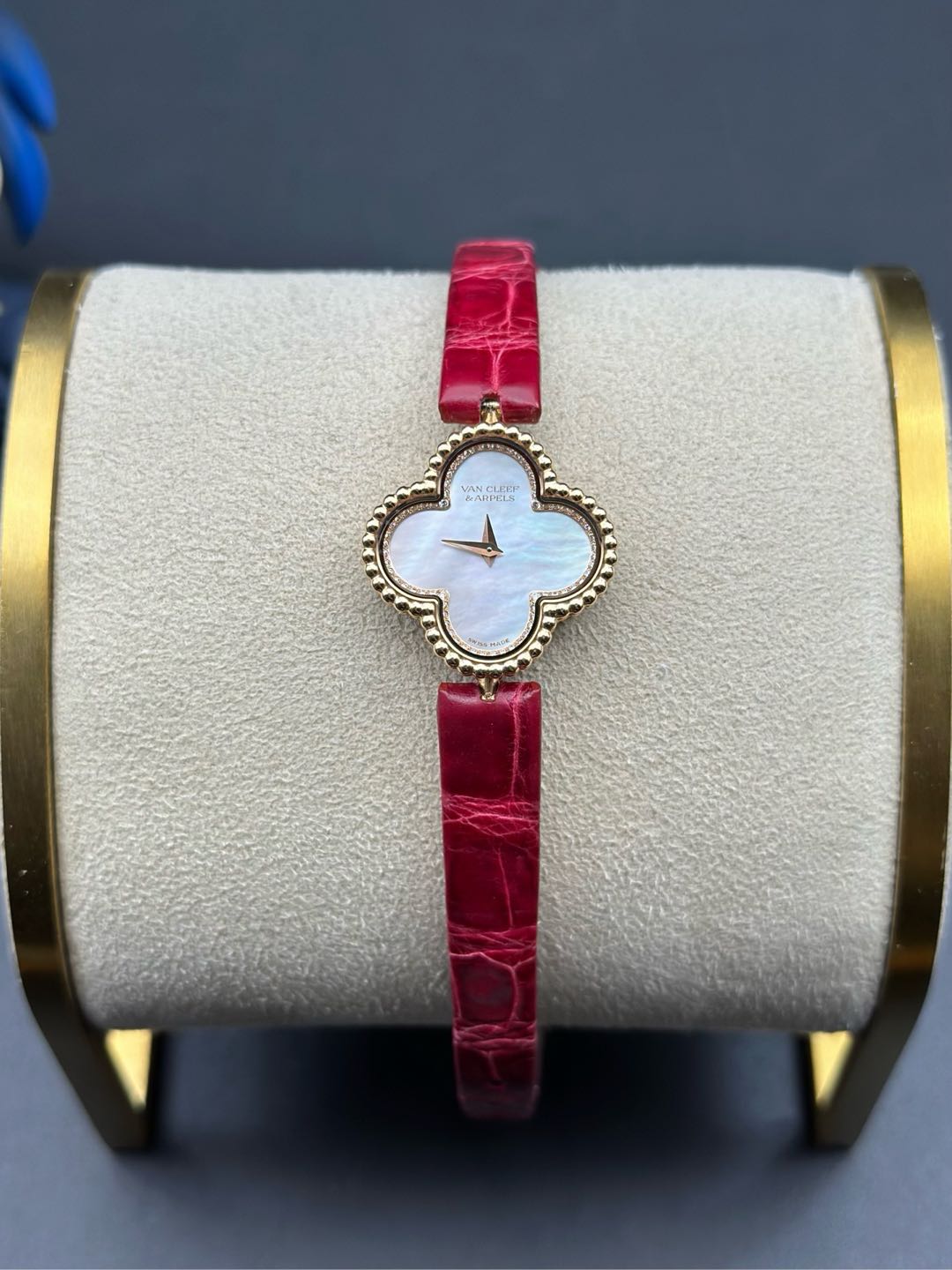 Van Cleef & Arpels VCARO8WS00