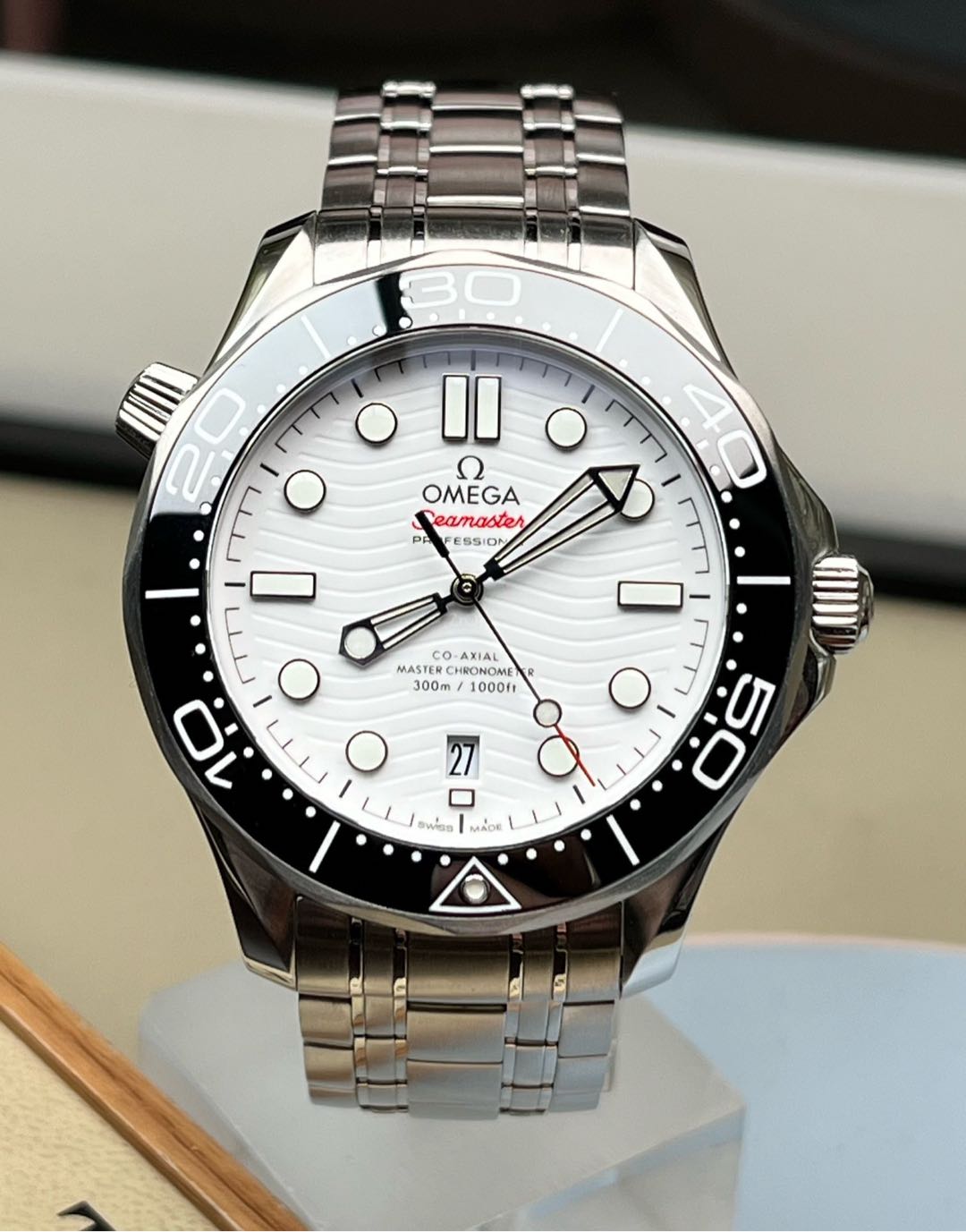 Omega 210.30.42.20.04.001
