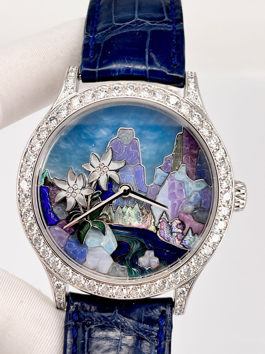Van Cleef & Arpels VCAR047P00