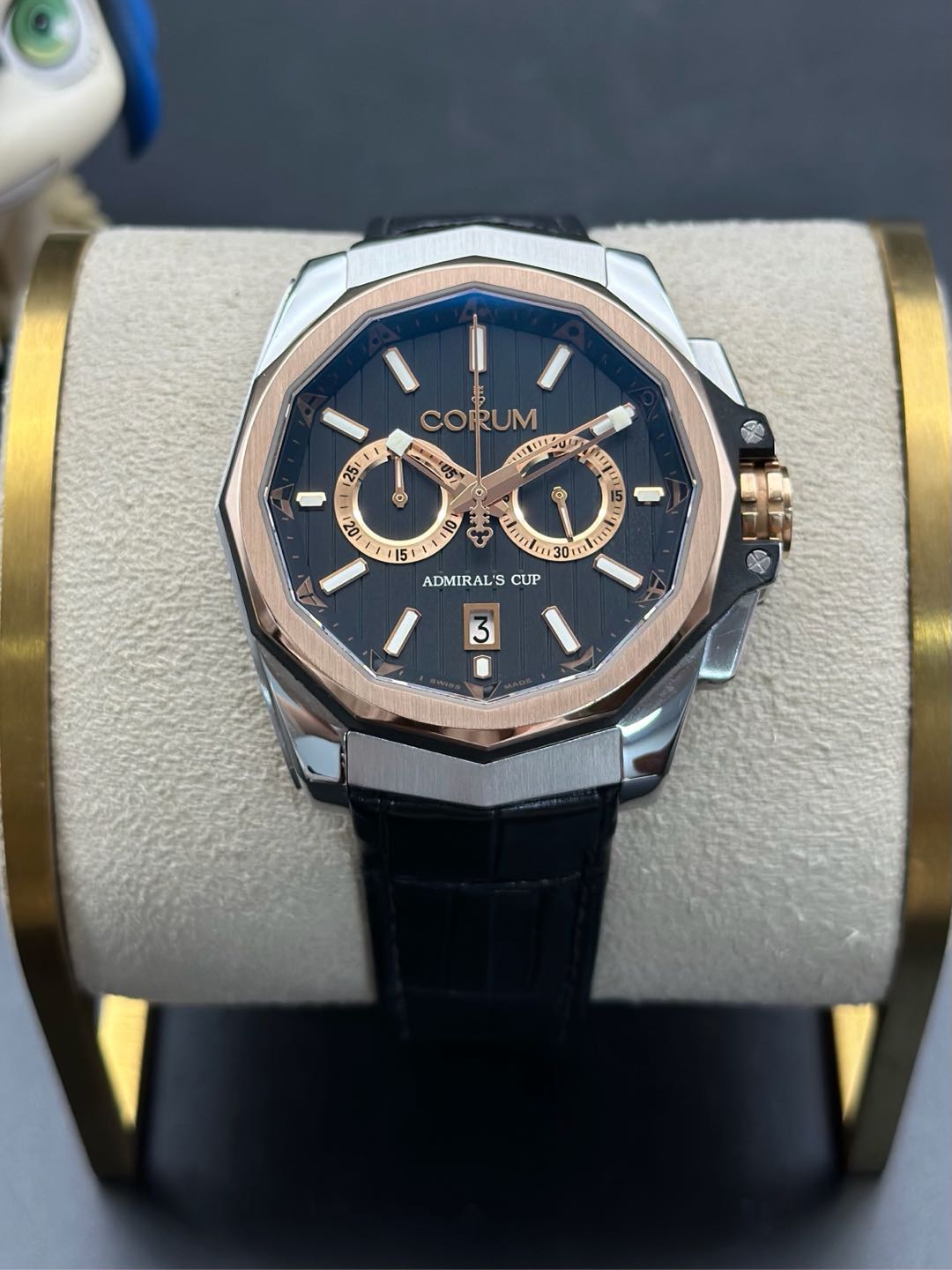 Corum 116-101-24-0F01-AN24